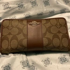 Coach accordion wallet